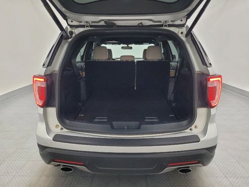Used 2019 Ford Explorer XLT FWD image 29