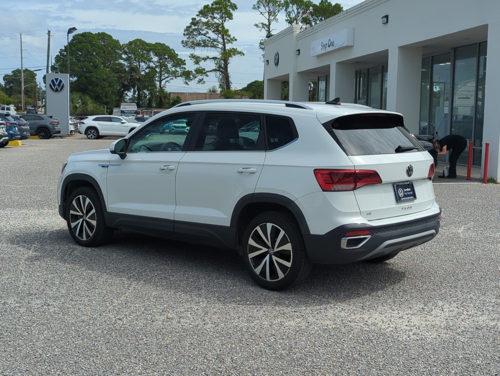Used 2023 Volkswagen Taos SE FWD image 5