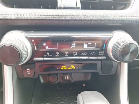 Used 2023 Toyota RAV4 LE image 27