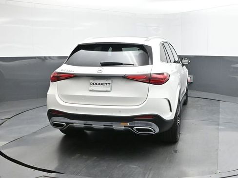 Used 2025 Mercedes-Benz GLC 350e 4MATIC image 11