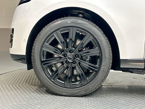 New 2026 Land Rover Range Rover SE AWD/4WD image 5