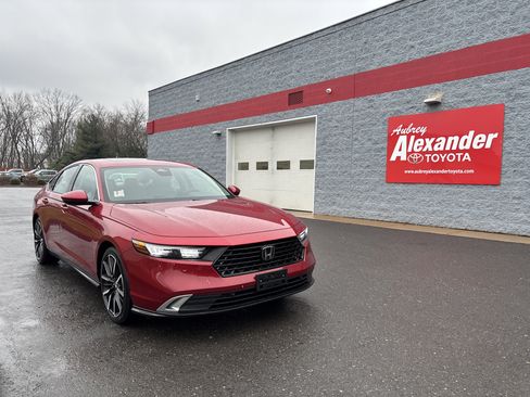 Used 2023 Honda Accord Touring image 25