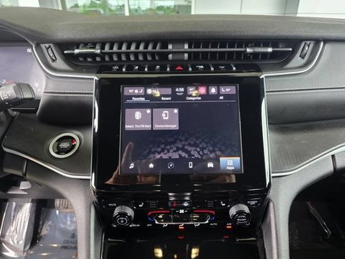Used 2023 Jeep Grand Cherokee L Laredo AWD/4WD image 30
