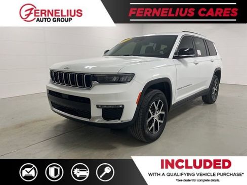 Used 2024 Jeep Grand Cherokee L Limited AWD/4WD image 3