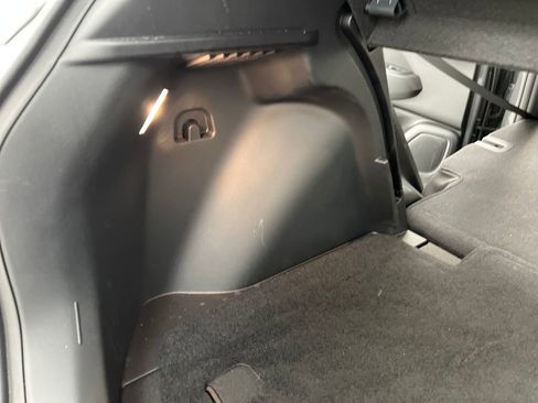 Used 2025 Hyundai Venue SE FWD image 30