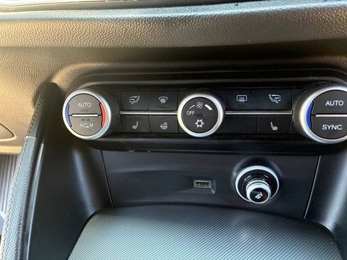 Used 2018 Alfa Romeo Stelvio Ti Sport AWD/4WD image 30