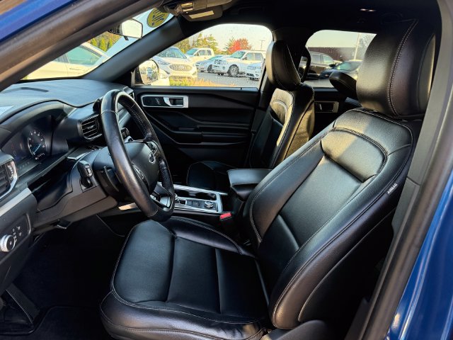 Used 2020 Ford Explorer XLT w/ Equipment Group 202A AWD/4WD image 6