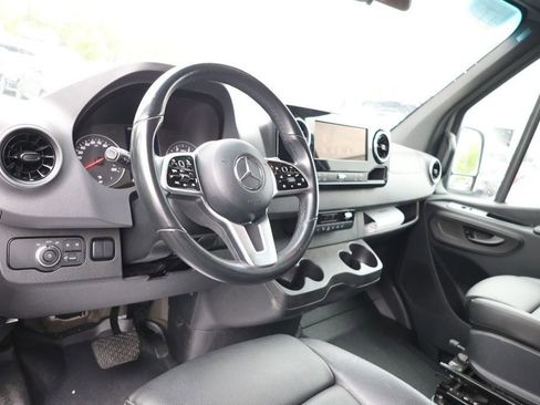 Used 2023 Mercedes-Benz Sprinter 2500 image 12