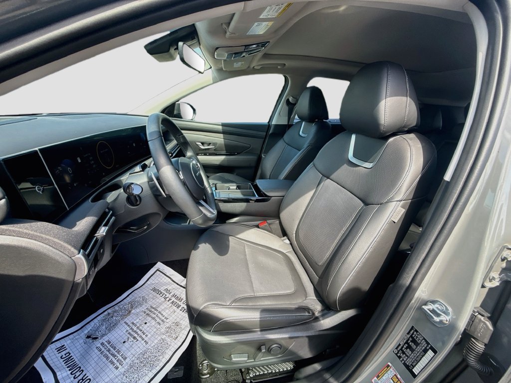 Used 2025 Hyundai Tucson Limited AWD/4WD image 23