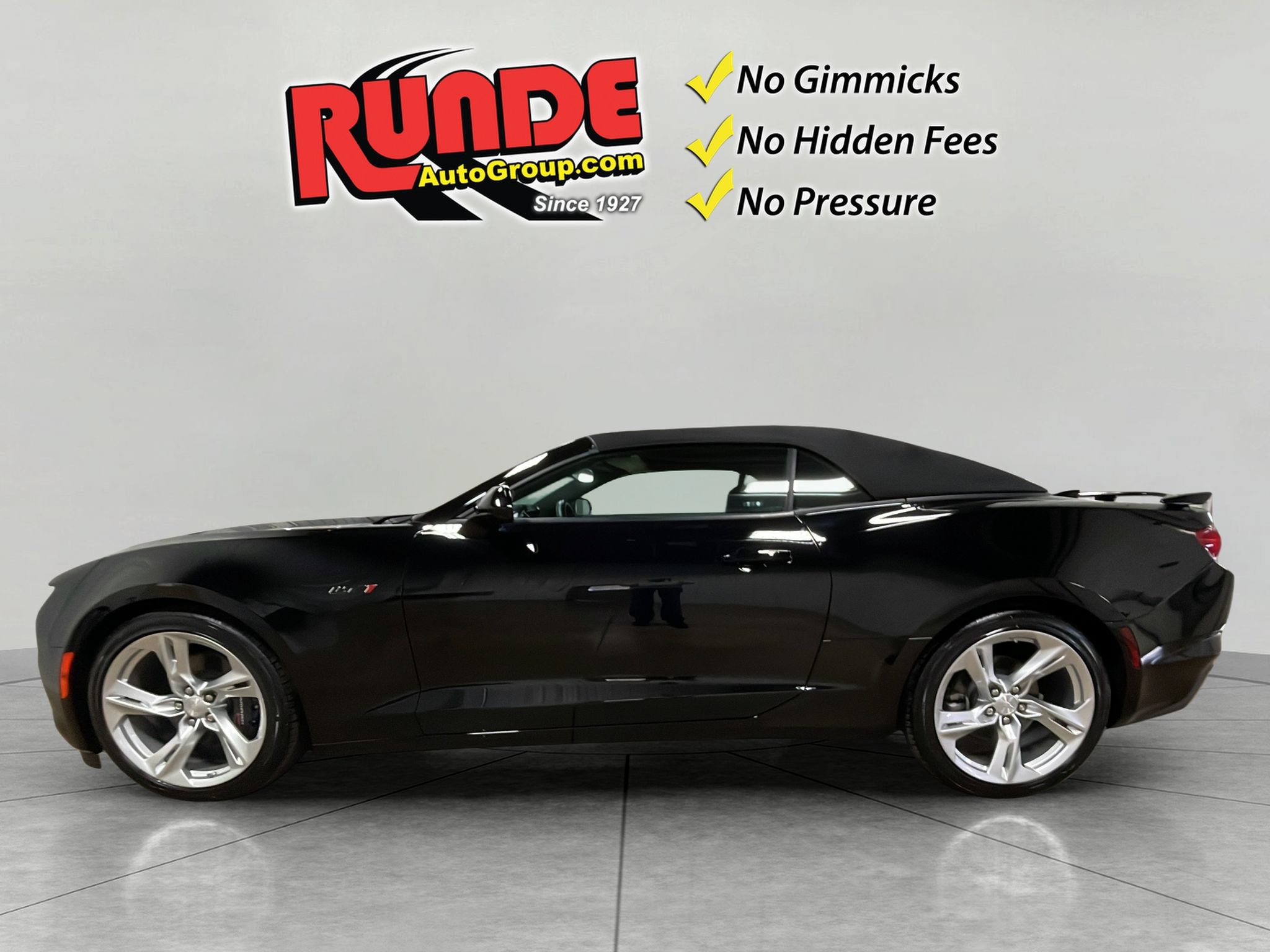 Used 2023 Chevrolet Camaro LT w/ Technology Package RWD image 3