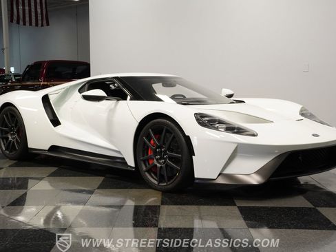 Used 2017 Ford GT image 16