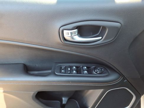 Used 2018 Jeep Compass Sport w/ Tech Group image 10