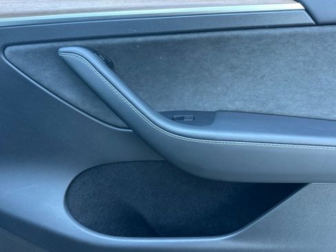 Used 2023 Tesla Model Y Long Range image 22