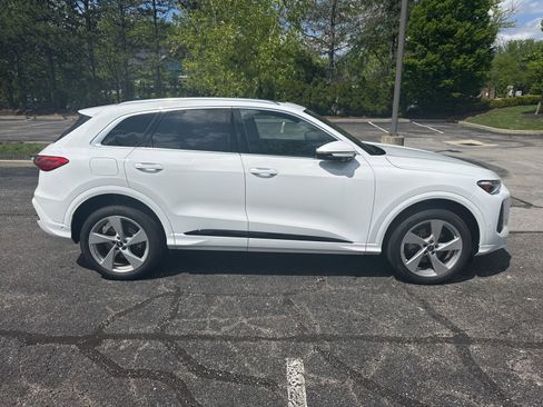 Used 2025 Audi Q5 Premium Plus w/ Premium Plus AWD/4WD image 4
