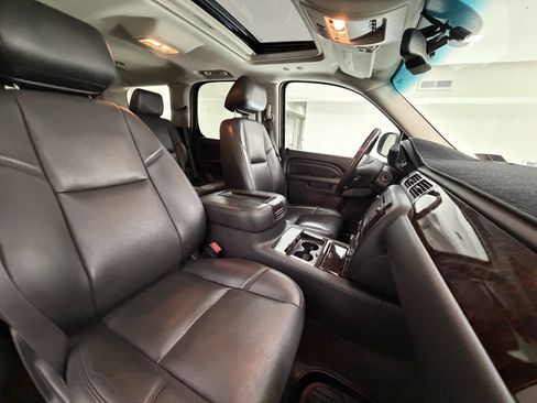 Used 2013 GMC Yukon Denali AWD/4WD image 4