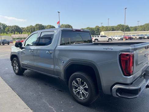 Used 2025 GMC Sierra 1500 SLT AWD/4WD image 5
