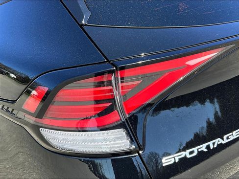 Used 2023 Kia Sportage SX image 34