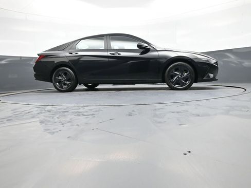 Certified 2023 Hyundai Elantra SEL w/ Cargo Package image 28