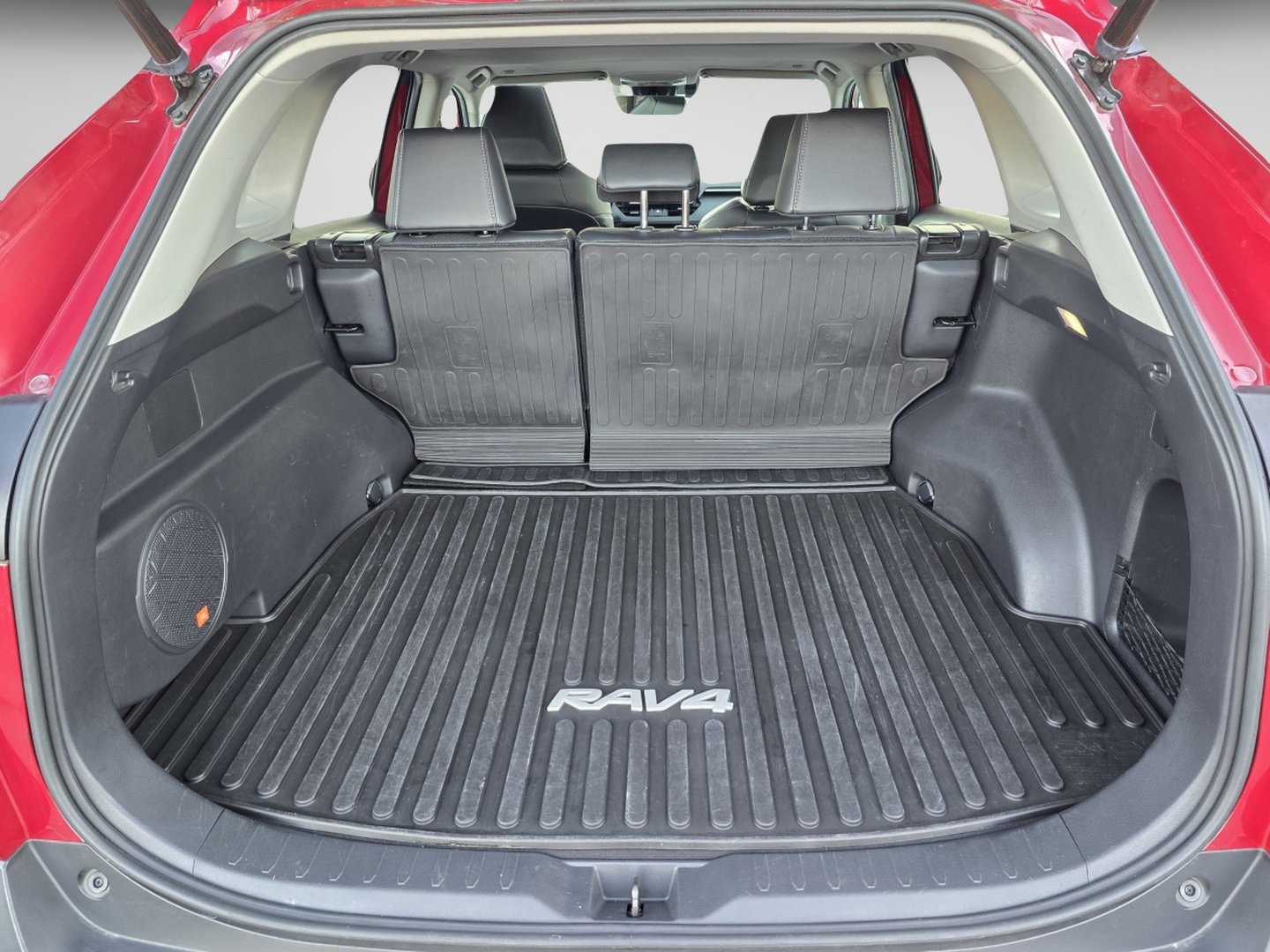 Used 2023 Toyota RAV4 Limited AWD/4WD image 32