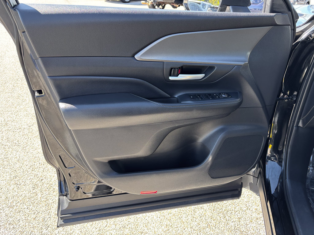 Certified 2025 Toyota Grand Highlander AWD image 17