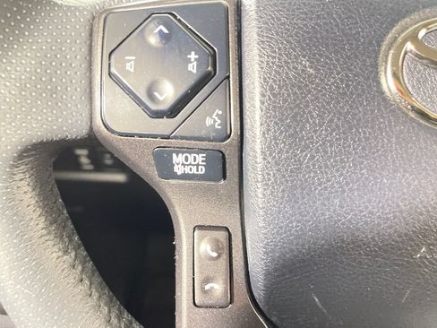 Certified 2022 Toyota 4Runner TRD Off-Road AWD/4WD image 29