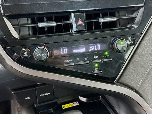Used 2023 Toyota Camry XSE FWD image 23