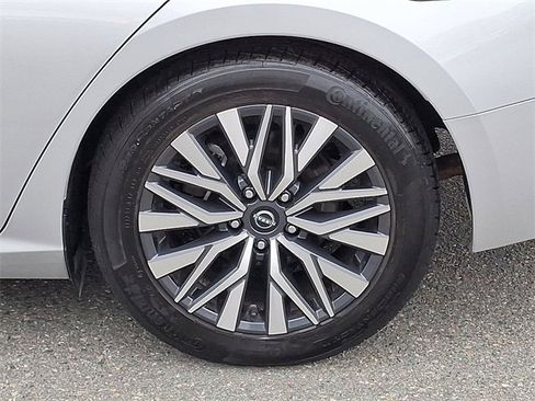 Used 2024 Nissan Altima 2.5 SV image 28