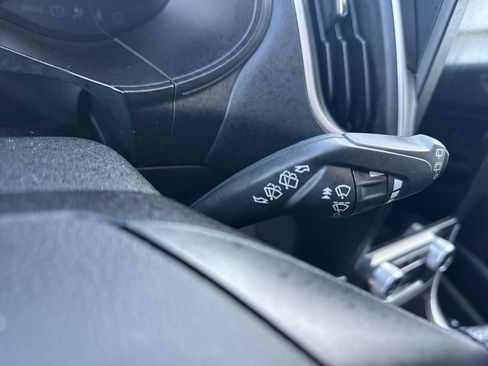 Used 2023 Ford Edge SE image 23