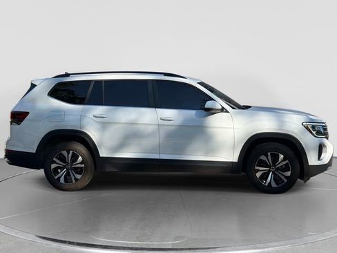 Used 2024 Volkswagen Atlas SE AWD/4WD image 5