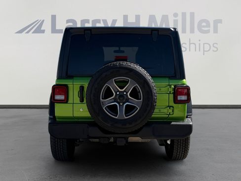 Used 2018 Jeep Wrangler Unlimited Sport S AWD/4WD image 4