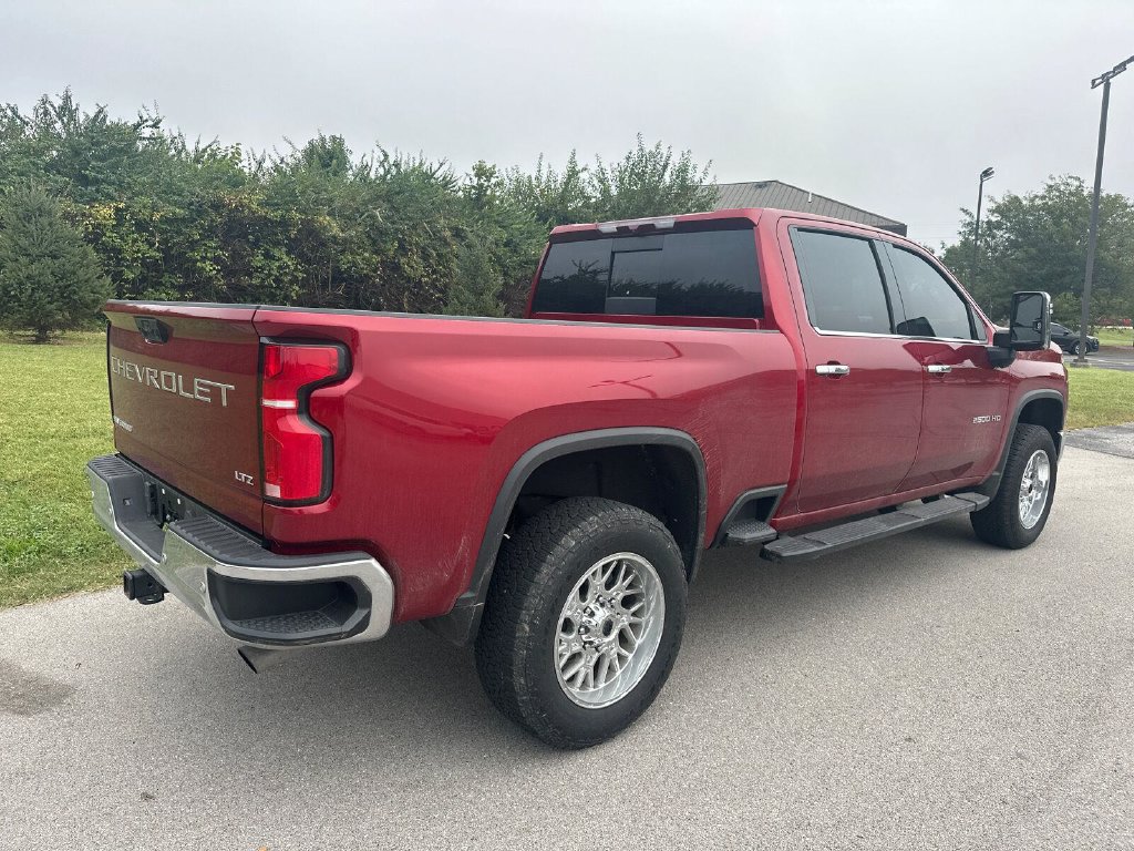 Used 2024 Chevrolet Silverado 2500 LTZ w/ LTZ Convenience Package AWD/4WD image 15
