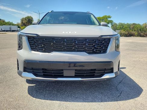 Used 2024 Kia Sorento S w/ Panoramic Sunroof Package image 3