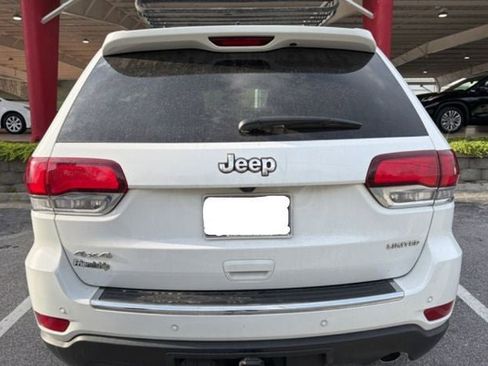 Used 2021 Jeep Grand Cherokee Limited w/ Trailer Tow Group IV image 11