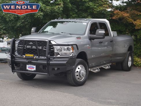 Used 2024 RAM 3500 Big Horn w/ Towing Technology Group AWD/4WD image 1