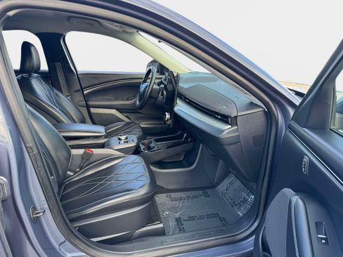 Used 2021 Ford Mustang Mach-E Select image 14