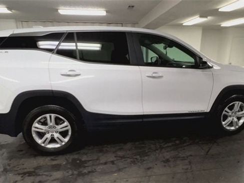 Certified 2024 GMC Terrain SLE image 9