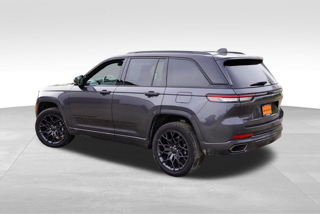 Certified 2025 Jeep Grand Cherokee Summit w/ Obsidian Package AWD/4WD image 9