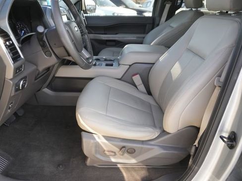 Used 2020 Ford Expedition XLT w/ Equipment Group 202A image 9