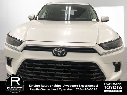 Used 2025 Toyota Grand Highlander AWD image 10