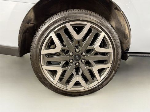 Used 2025 Ford Expedition Platinum w/ Platinum Ultimate Package AWD/4WD image 36