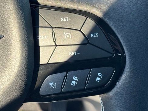 New 2026 Chrysler Pacifica Select w/ S Appearance Package FWD image 18