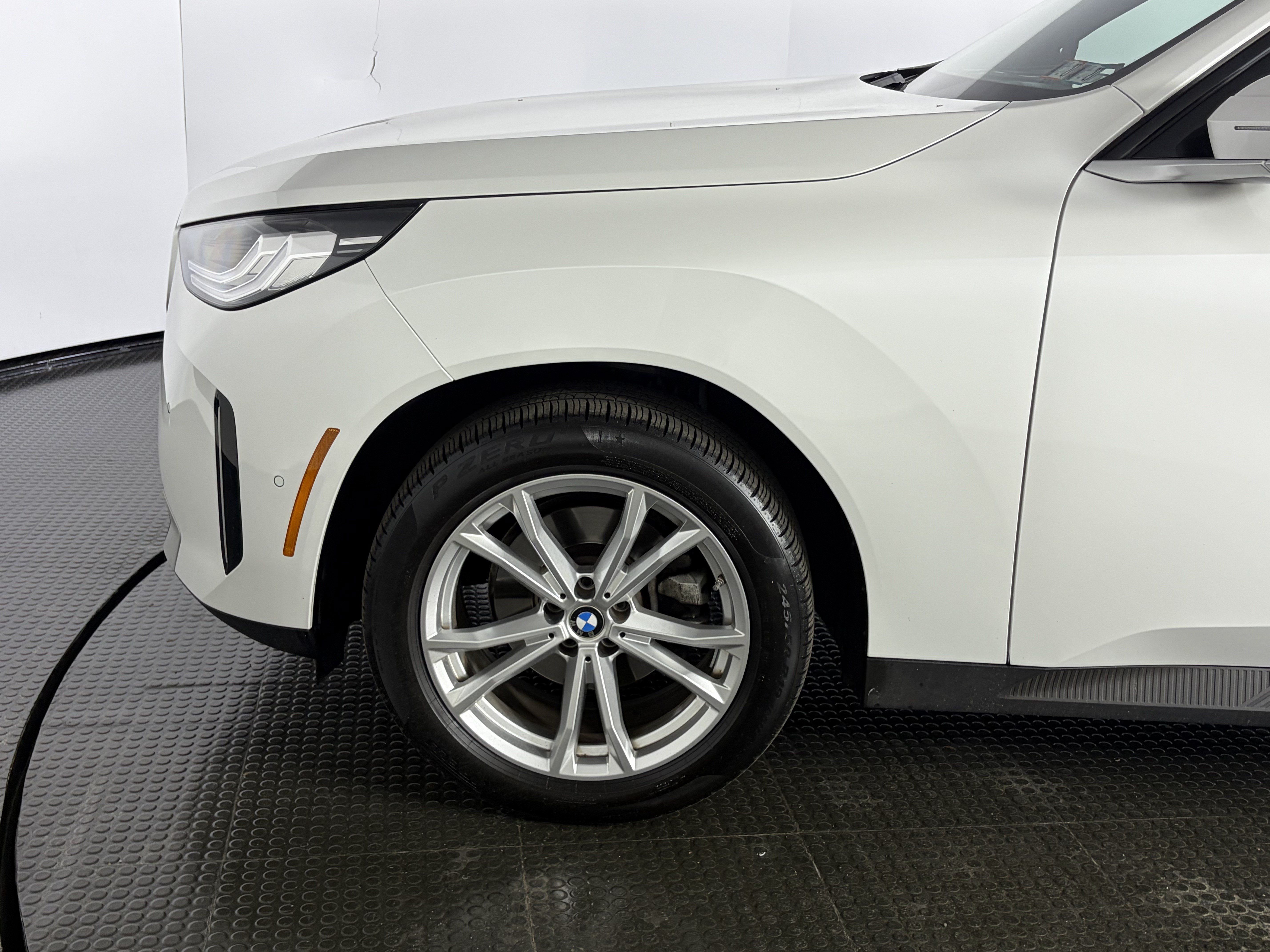 Certified 2025 BMW X3 xDrive30i w/ Convenience Package AWD/4WD image 3