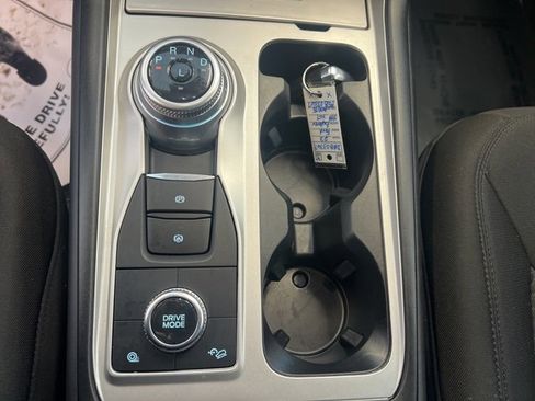 Used 2023 Ford Explorer XLT image 32