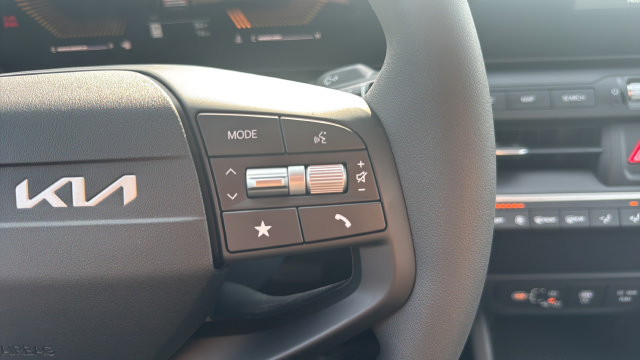 New 2026 Kia K4 FWD image 32