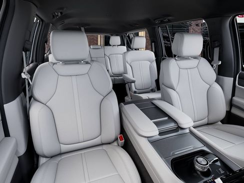 New 2026 Jeep Grand Wagoneer L Limited AWD/4WD image 16