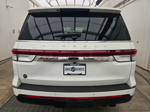Used 2023 Lincoln Navigator L Reserve image 4