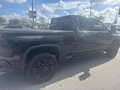 Used 2025 Chevrolet Silverado 2500 High Country w/ Midnight Edition image 3