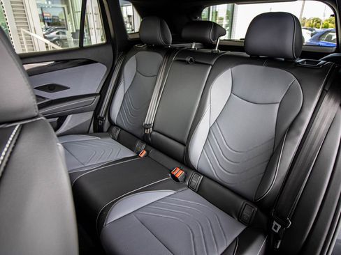 New 2026 Volkswagen Tiguan SE R-Line FWD image 30