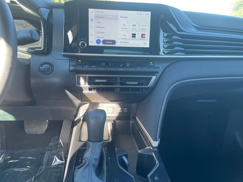 Used 2025 Toyota Camry LE image 18