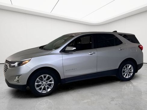Used 2020 Chevrolet Equinox LT w/ Driver Convenience Package FWD image 7